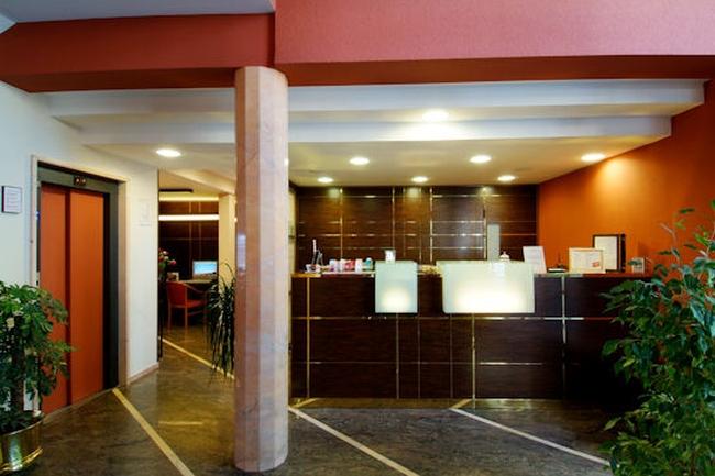 Hotel Maxim Bolonia Exterior foto