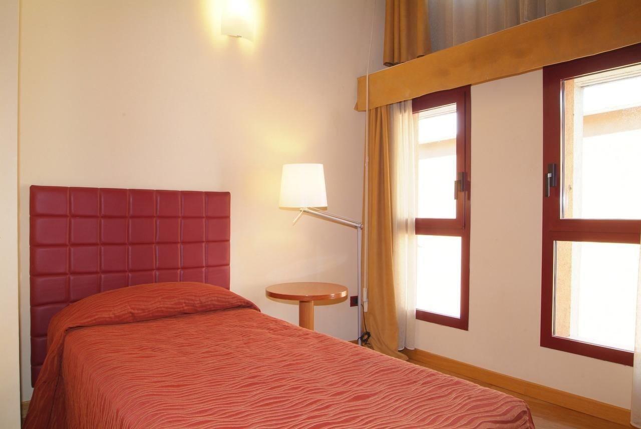 Hotel Maxim Bolonia Exterior foto